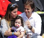 Arantxa Sanchez Vicario, son époux Josep Santacana et leur fille Arantxa, à Lérida (nord-est de l\'Espagne), le 16 avril 2011.