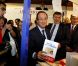 François Hollande assiste à l'ouverture de la Foire du Livre de Brive-la-Gaillarde, le 4 novembre 2011
