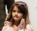 Katie Holmes et sa petite Suri cherchent un costume pour Halloween, le 30 octobre 2011, à Pittsburgh