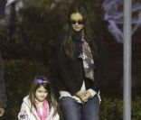 Katie Holmes et Suri Cruise déguisée en princesse pour Halloween, le 31 octobre 2011, à Pittsburgh