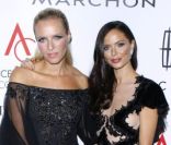Georgina Chapman et Karen Craig (Marchesa) lors des ACE awards à New York le 7 novembre 2011