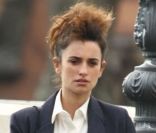 Penélope Cruz décoiffée tourne Venuto al Mondo à Rome, le 4 novembre 2011.