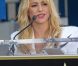 À la tribune, Shakira reçoit son étoile sur le Walk of Fame de Los Angeles, le 8 novembre 2011.