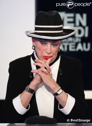  Geneviève de Fontenay dans l'émission Vendredi sur un plateau sur France 3 en octobre 2011 
