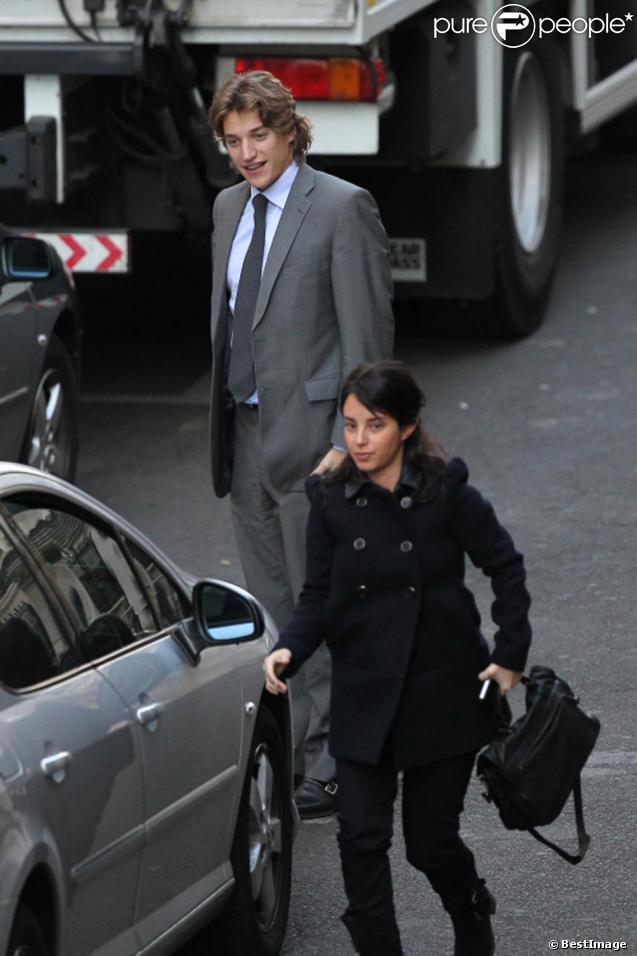 Jean et Jessica Sarkozy ont rendu visite à Carla et leur demi-soeur Giuilia le 21 octobre à la clinique de la Muette