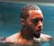 Mathieu dans la piscine, en plein tournage de son clip (épisode 34 -  Les Anges de la Télé-Réalité 3  / jeudi 10 novembre 2011).