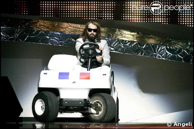 Sébastien Tellier sur la scène de l'Eurovision