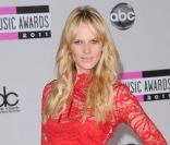 Anne V le 20 novembre 2011 lors des American Music Awards au Nokia Theatre de Los Angeles
