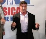 Sylvester Stallone, ses collaborateurs Jojannes Mock O'Hara et Michael  Hildebrandt et les champions de boxe Wladimir et Vitali Klitschko présentent la comédie musicale Rocky à Hambourg, Allemagne, le 20 novembre 2011.