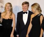 Doutzen Kroes, le prince Willem-Alewander des Pays-Bas et son épouse Maxima à l'avant-première de  Nova Zembla , à Amsterdam, le 21 novembre 2011.
