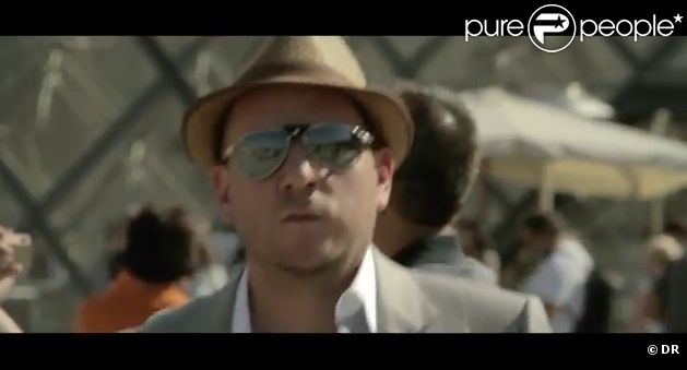Rockin' Squat dans son clip de Disque de Lumière  