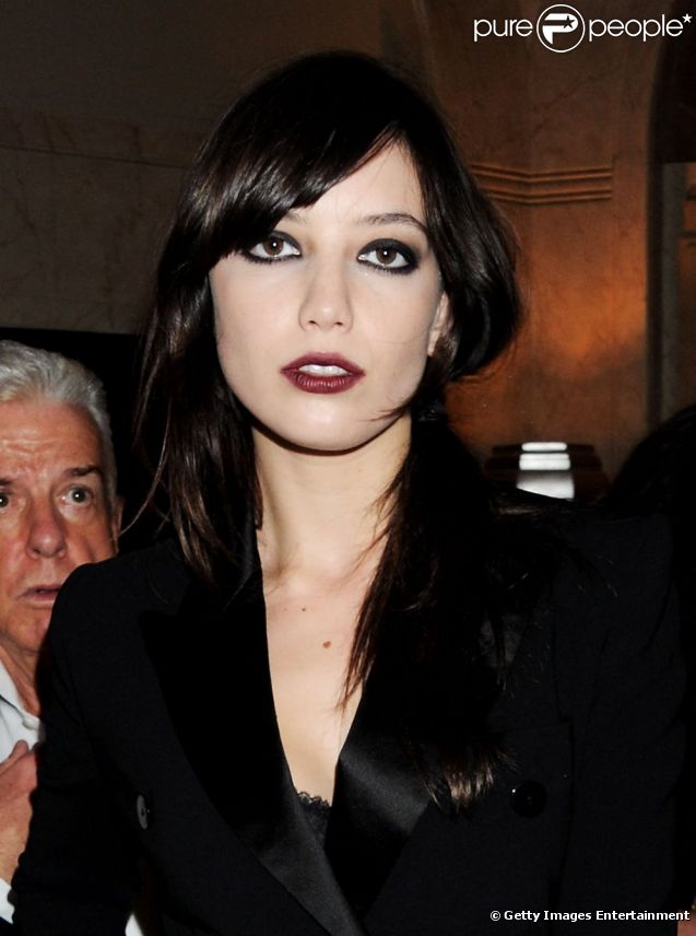  Daisy Lowe 