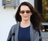 Kristin Davis sort du Chinese Healing Institute dans le quartier de Brentwood après une séance d'acupuncture. Los Angeles, le 26 novembre 2011.