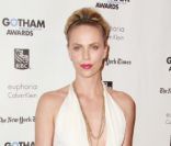 Charlize Theron : Un décolleté audacieux qui a fait tourner toutes les têtes