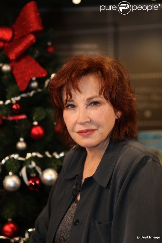 Marlène Jobert le 26 novembre 2011 à Paris 