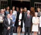 Carla Bruni-Sarkozy et les conjoints des chefs d\'Etat lors du sommet du G8 de Deauville en mai 2011<br />