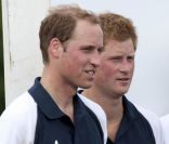 Le prince Harry et le prince William le 11 juillet 2010 à Tetbury