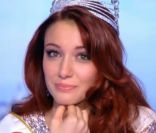 Delphine Wespiser, Miss France 2012, invitée de Jean-Pierre Pernaut dans le journal de 13 heures de TF1 le lundi 5 décembre 2011