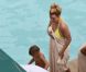 Britney Spears, éreintée, se ressource à la piscine avec ses attachants fistons
