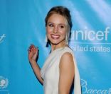 Kristen Bell lors du bal de l'Unicef du 8 décembre 2011 à Beverly Hills