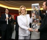 Sylvie Vartan honorée par sa maison de disques Sony RCA pour ses 50 ans de carrière, à la salle Pleyel, à Paris, le 23 novembre 2011.