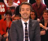 Le journaliste Yann Barthès dans Le Petit Journal du mercredi 7 décembre 2011.