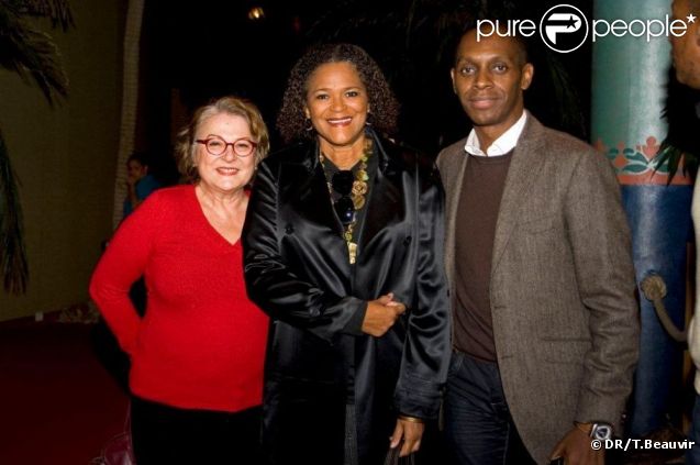 Josiane Balasko, Jocelyne Beroard et Claudy Siar lors du Noël pour Tous à la Palmeraie de Paris où 400 enfants ont reçu leurs cadeaux des mains du Père Noël le 7 décembre 2011