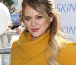 Hilary Duff, radieuse et enceinte, assiste au gala de charité Danskin Goodwill à Beverly Hills le 10 décembre 2011