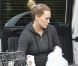 Hilary Duff, enceinte, fait ses courses toute seule à Beverly Hills le 11 décembre 2011