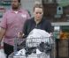 Hilary Duff, enceinte, fait ses courses toute seule à Beverly Hills le 11 décembre 2011
