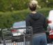 Hilary Duff, enceinte, fait ses courses toute seule à Beverly Hills le 11 décembre 2011