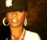 Paris dans le clip de Queens