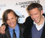 Viggo Mortensen et Vincent Cassel lors de l'avant-première du film A Dangerous Method