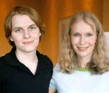 Mia Farrow et son fils Ronan le 19 juin 2006 à Berlin