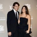 Rafael Nadal souriant au côté de sa Xisca et de la sublime Paz Vega
