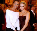 Charlene et Franziska van Almsick lors du gala Ein Herz für Kinder, le 17 décembre 2011, à Berlin. 