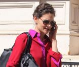 Katie Holmes a eu un coup de coeur pour les chaussures Isabel Marant, stylées et confortables pour un sortie en plein aprés-midi. New York, le 8 septembre 2011.<br />