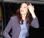 L'actrice et égérie de DKNY Ashley Greene s'est également laissée séduire par le robuste et classique Antigona de Givenchy. New York, le 16 novembre 2011. 