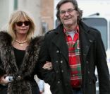 Goldie Hawn et Kurt Russell en amoureux se baladent à Aspen, dans le Colorado, le 19 novembre 2011