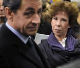 Nicolas Sarkozy a salué Véronique Colucci en visite dans un centre des Restos du coeur parisien le 22 décembre 2011<br />