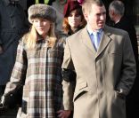  Autumn Phillips laissait voir quelques rondeurs maternelles, le 25 décembre, 2011, au bras de son époux Peter Phillips, lors du Noël de la famille royal. Le couple attend son deuxième enfant pour le printemps 2012. 
 Le Noël 2011 de la famille royale britannique à Sandringham a été marqué par l'absence du prince Philip, hospitalisé, mais aussi par l'extraordinaire engouement suscité par Kate Middleton, attraction à Sandringham pour son premier Noël royal. 