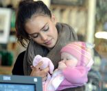 Jessica Alba et sa petite dernière, Haven, en décembre 2011.