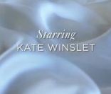 Kate Winslet développe dans les coulisses du shooting pour St John.
