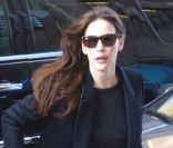 Liv Tyler, stylée et naturelle en Stella McCartney, Rag&Bone, Lanvin et Givenchy à New York, le 10 janvier 2012. 