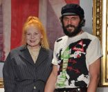 Vivienne Westwood et son mari Andreas Kronthaler à Milan, le 15 janvier 2012. 