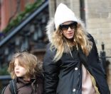 Sarah Jessica Parker et son fils James Wilkie à New York, le 17 janvier 2012.