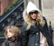 Sarah Jessica Parker adore les allers-retours maison-école sous la pluie