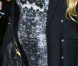 Le ventre déjà bien rond de Jessica Simpson à Los Angeles, le 18 janvier 2012.
