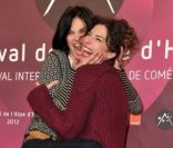 Helena Noguerra et Anne Depetrini collées-serrées et déjantées !