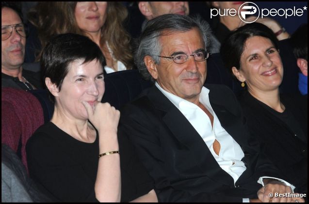  Christine Angot et Bernard-Henry Lévy lors de la remise du prix Saint-Germainà Paris le 18 janvier 2012 
 &nbsp; 